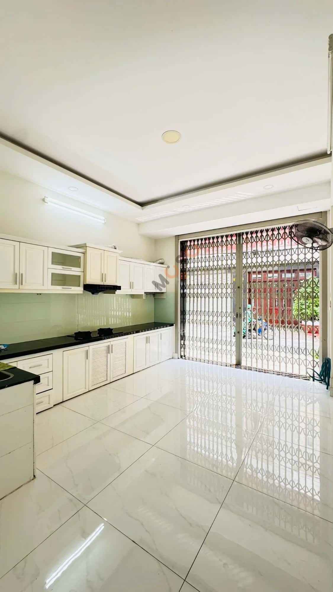 Bán nhà hẻm Trịnh đình trọng Quận Tân Phú, TP.HCM – 4 phòng ngủ, giá 13 tỷ — Hình 3