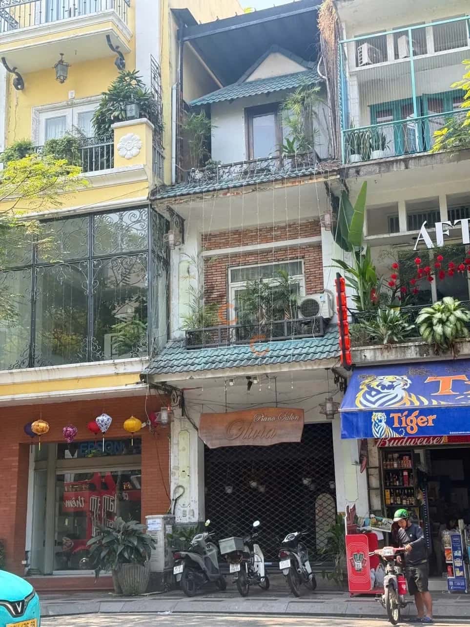 Bán nhà mặt tiền Trương Định Quận 1, TP.HCM – 6 phòng ngủ, giá 75 tỷ Bán nhà mặt tiền Trương Định Quận 1, TP.HCM – 6 phòng ngủ, giá 75 tỷ