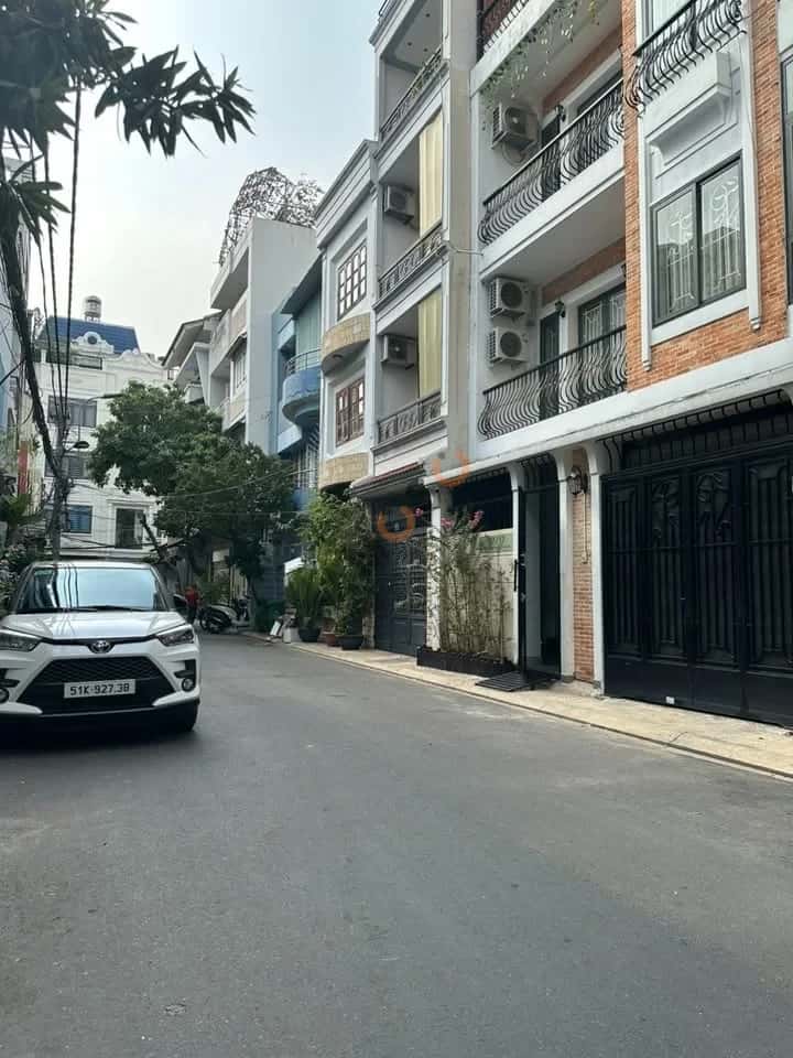 Bán nhà hẻm Nguyễn Minh Hoàng Quận Tân Bình, TP.HCM – 3 phòng ngủ, giá 23.5 tỷ Bán nhà hẻm Nguyễn Minh Hoàng Quận Tân Bình, TP.HCM – 3 phòng ngủ, giá 23.5 tỷ