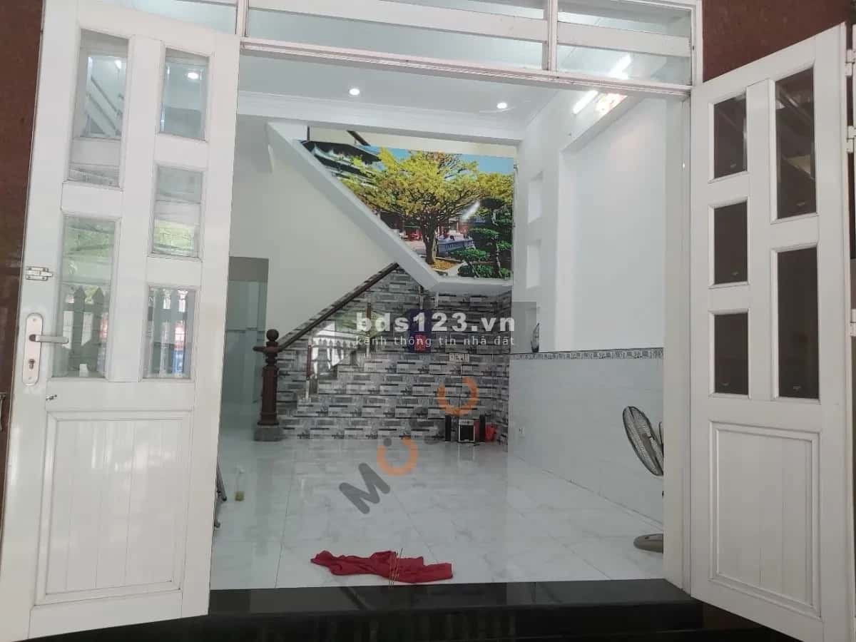 Cho thuê nhà mặt tiền Đường Lê Lợi Hóc Môn, TP.HCM – 6 phòng ngủ, giá 15 triệu — Hình 2