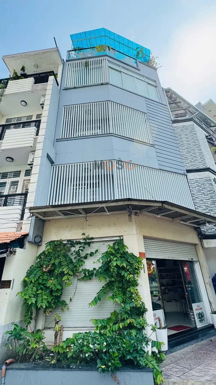 Bán nhà mặt tiền Trường Sa Quận Phú Nhuận, TP.HCM – 4 phòng ngủ, giá 15 tỷ
