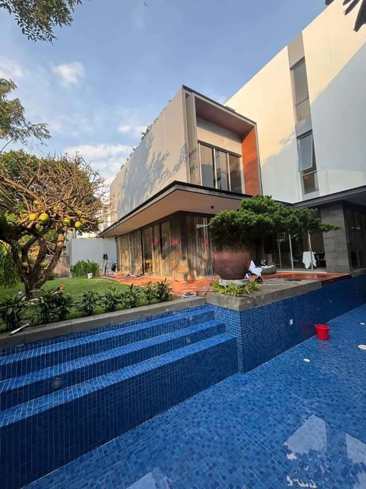 Cho thuê nhà hẻm Nguyễn Văn Hưởng Quận 2, TP.HCM – 7 phòng ngủ, giá 286 triệu