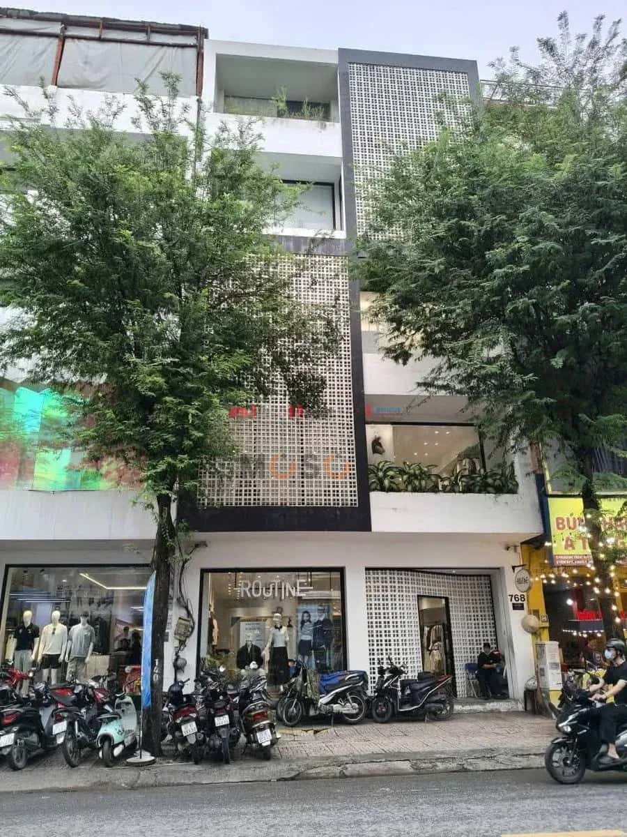 Cho thuê nhà mặt tiền Đường Sư Vạn Hạnh Quận 10, TP.HCM – giá 250 triệu — Hình 2