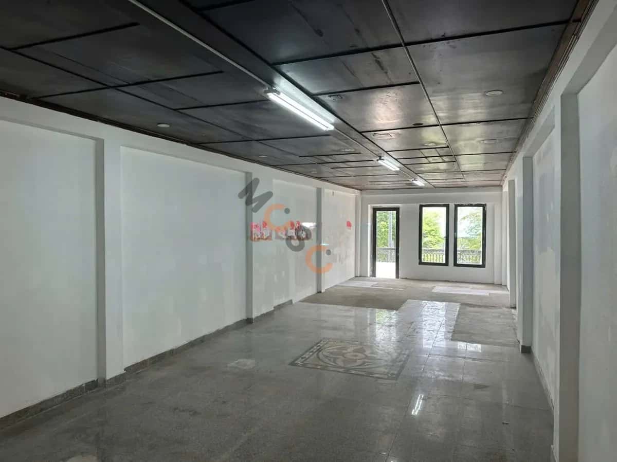 Cho thuê nhà mặt tiền Lê Thánh Tôn Quận 1, TP.HCM – giá 150 triệu — Hình 3