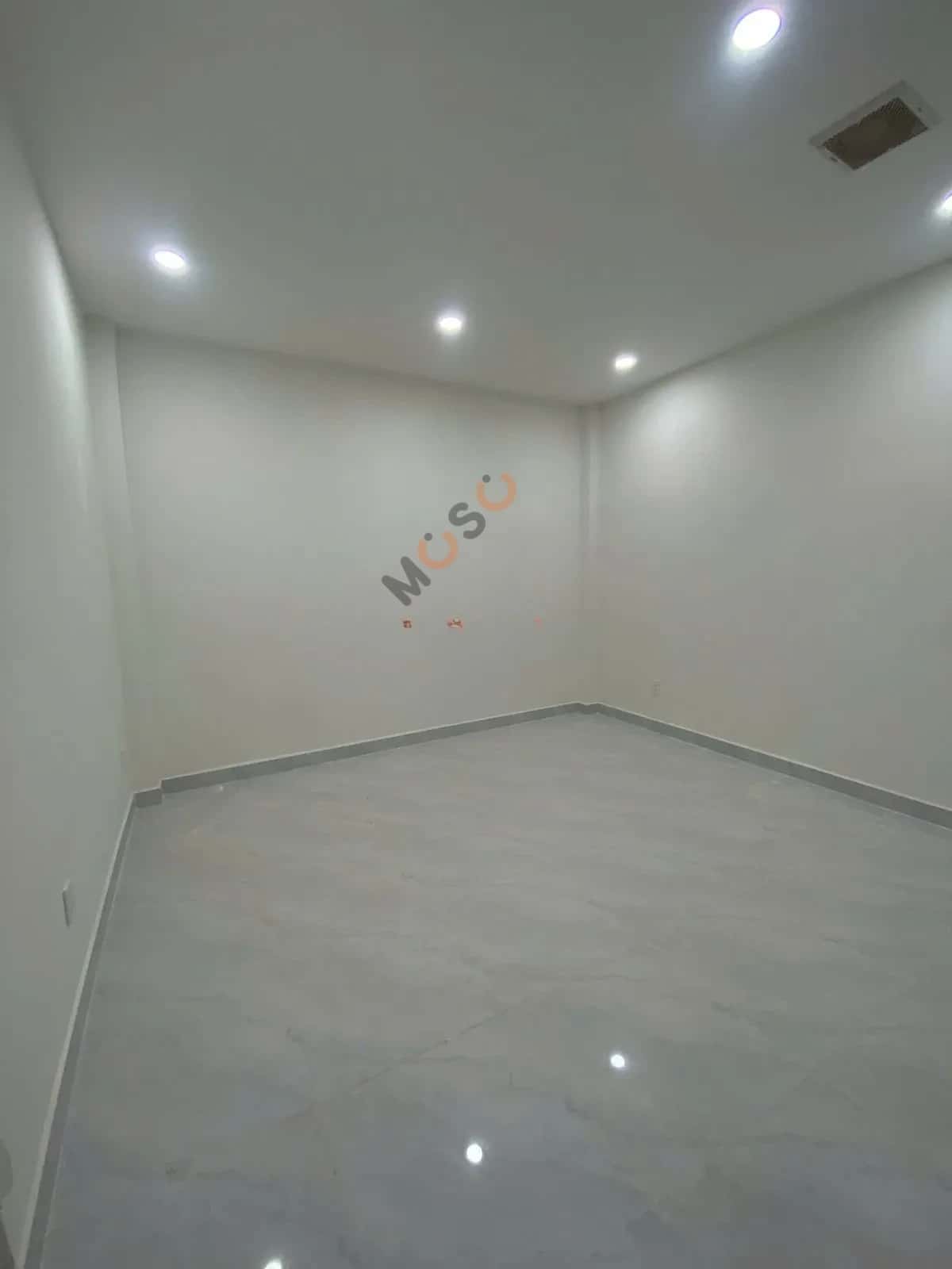Cho thuê nhà mặt tiền Nguyễn Hồng Đào Tân Bình, TP.HCM – 4 phòng ngủ, giá 37 triệu — Hình 3