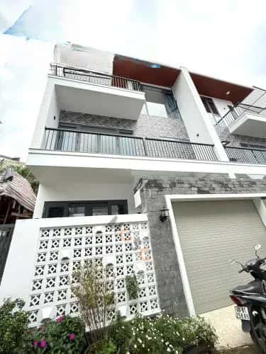 Cho thuê nhà hẻm Vạn Thành Thành phố Đà Lạt, Lâm Đồng – 6 phòng ngủ, giá 15 triệu