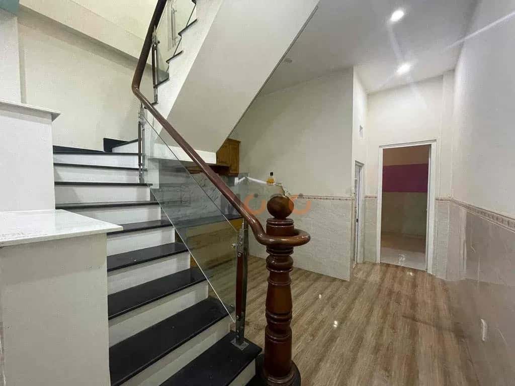 Cho thuê nhà hẻm Võ Văn Hát Quận 9 cũ, TP. Thủ Đức – 3 phòng ngủ, giá 8 triệu — Hình 2