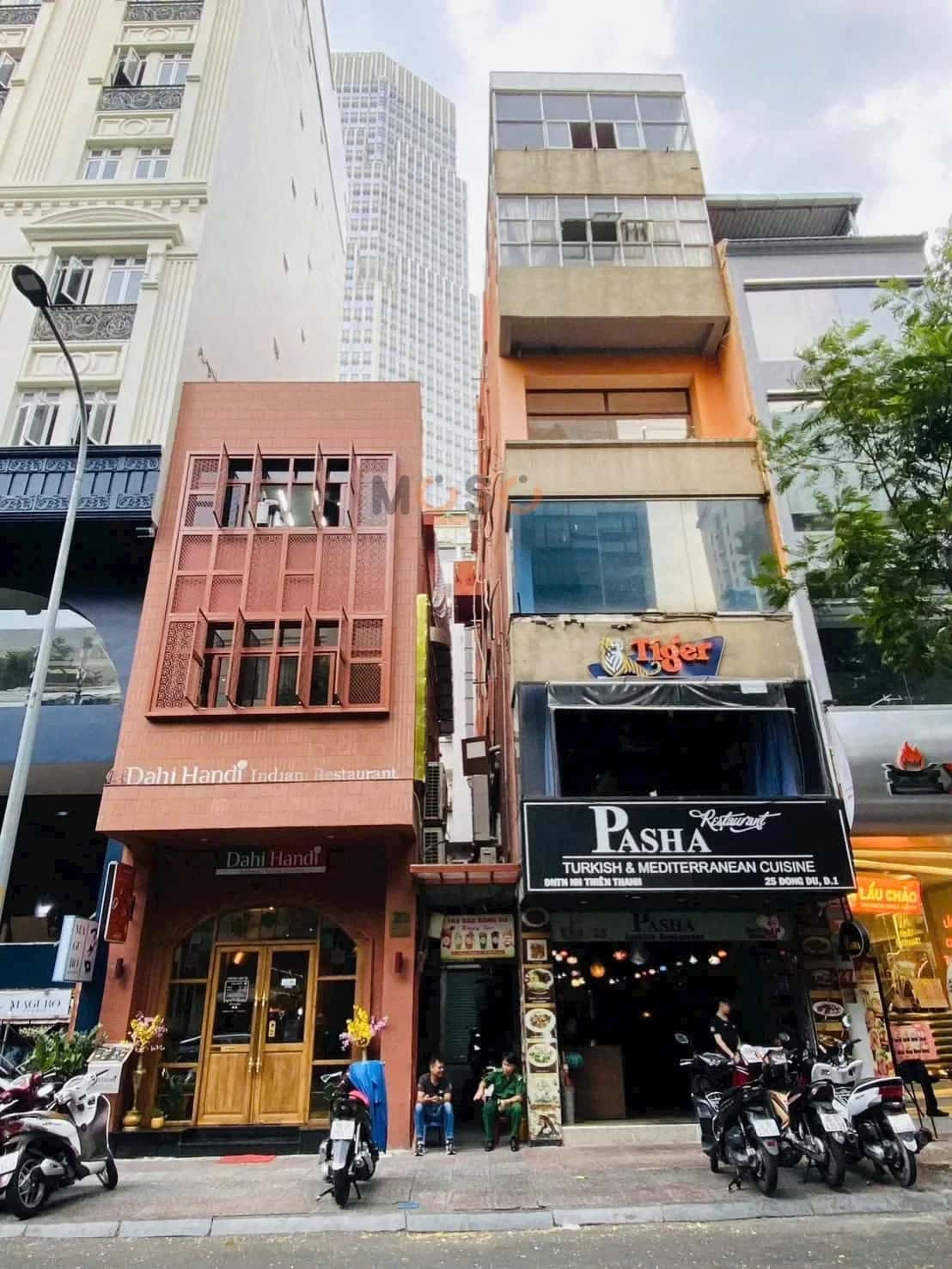 Bán nhà mặt tiền Đông Du Quận 1, TP.HCM – 3 phòng ngủ, giá 71 tỷ — Hình 2
