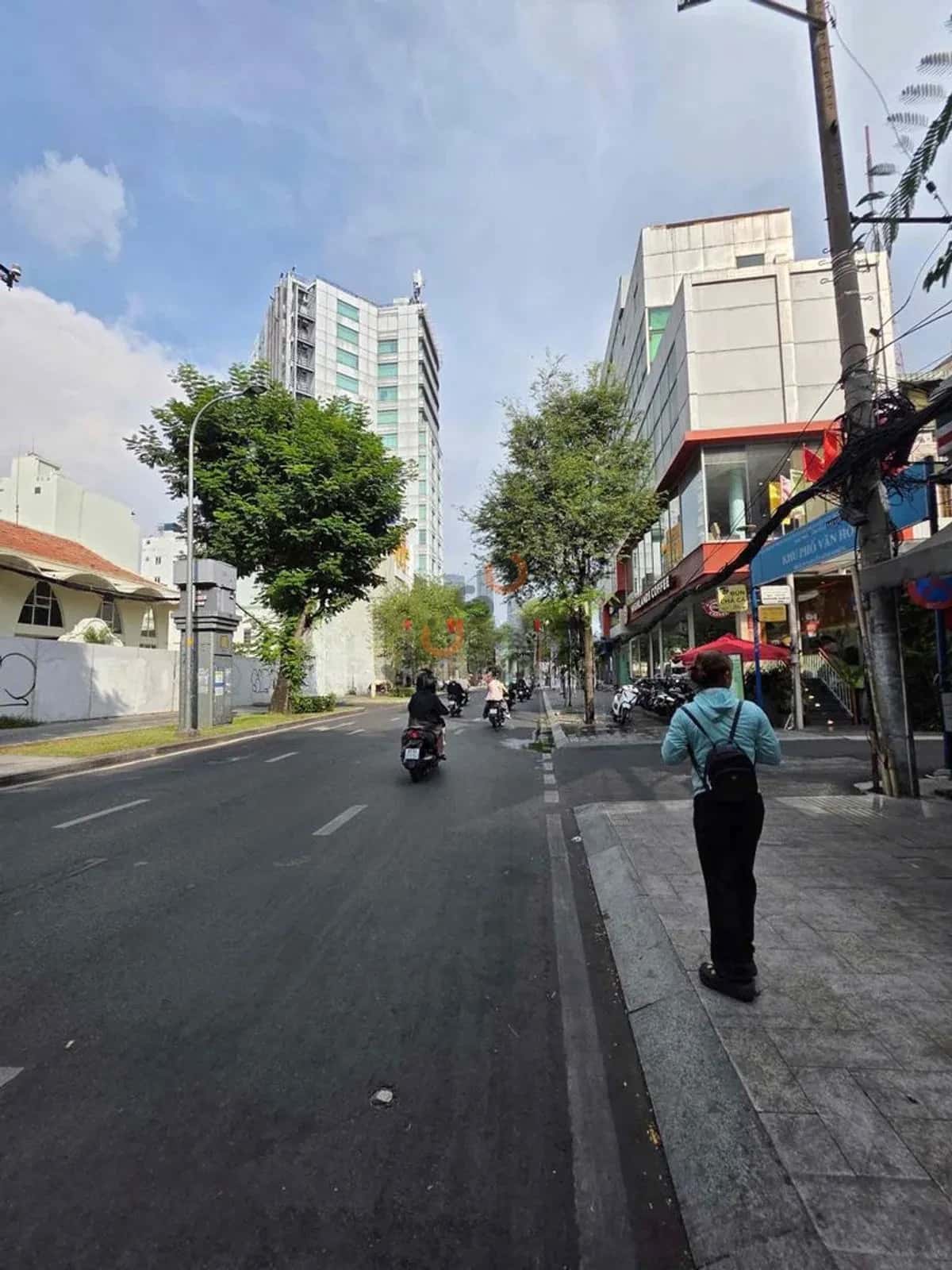 Cho thuê nhà hẻm Nguyễn Bỉnh Khiêm Quận 1, TP.HCM – 8 phòng ngủ, giá 80 triệu — Hình 3
