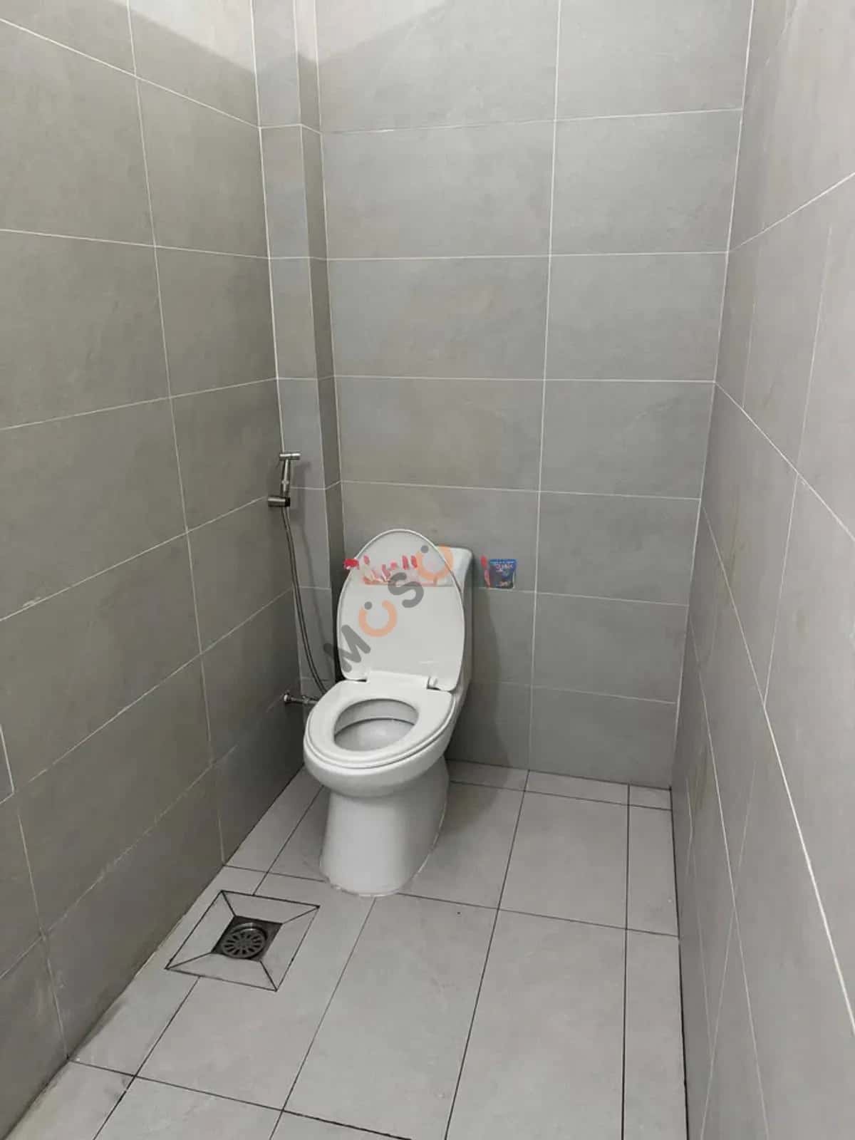 Cho thuê nhà mặt tiền Nguyễn Biểu Quận 5, TP.HCM – 8 phòng ngủ, giá 55 triệu — Hình 2