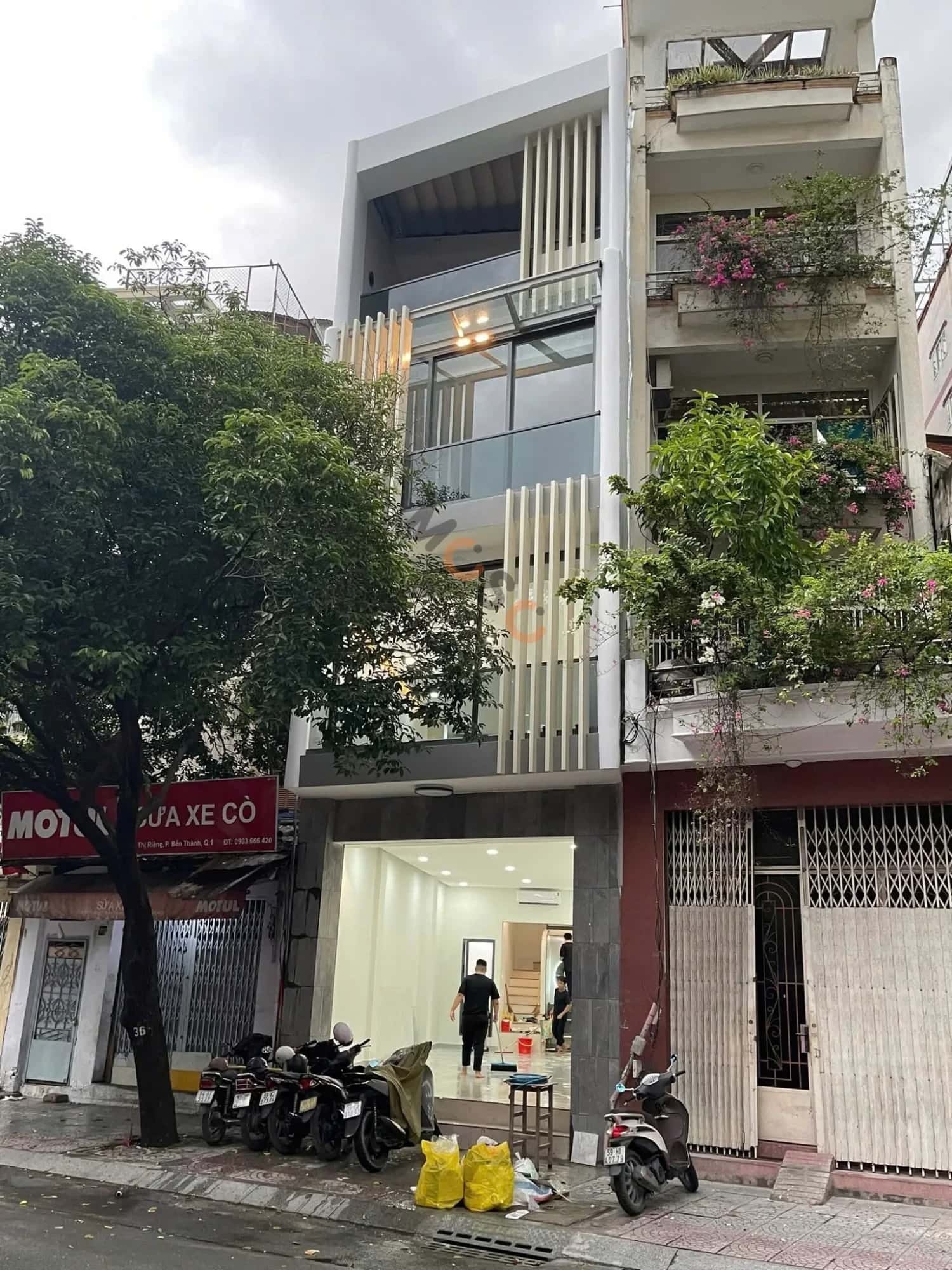 Bán nhà mặt tiền  Lê Thị Riêng Quận 1, TP.HCM – 4 phòng ngủ, giá 33 tỷ — Hình 2