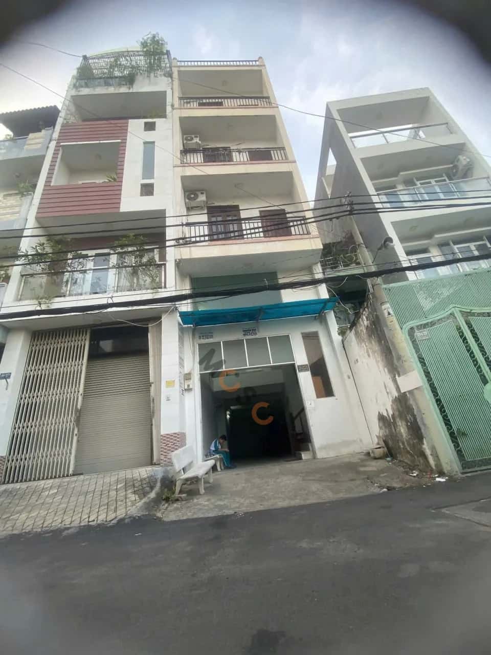 Bán nhà hẻm Đường Quốc Lộ 13 Quận Bình Thạnh, TP.HCM – 8 phòng ngủ, giá 12.6 tỷ - ảnh 1