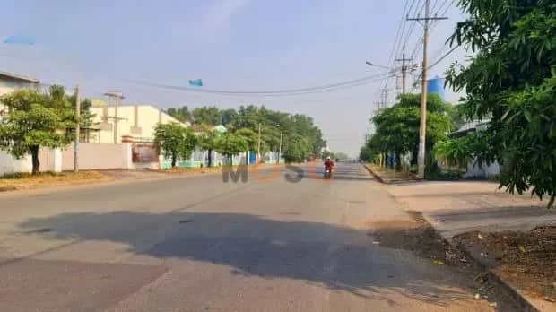 Cho thuê kho, nhà xưởng Tỉnh lộ 10 Huyện Đức Hòa, Long An – giá 300 triệu — Hình 2