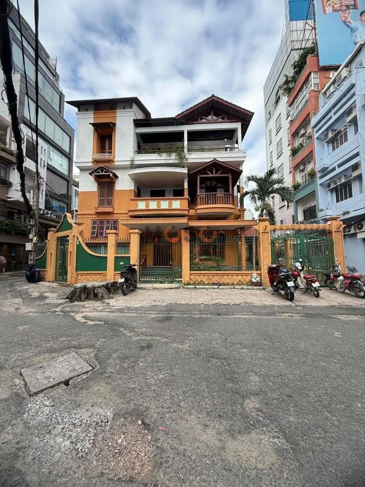 Cho thuê nhà mặt tiền Nguyễn Văn Trỗi Phú Nhuận, TP.HCM – giá 150 triệu