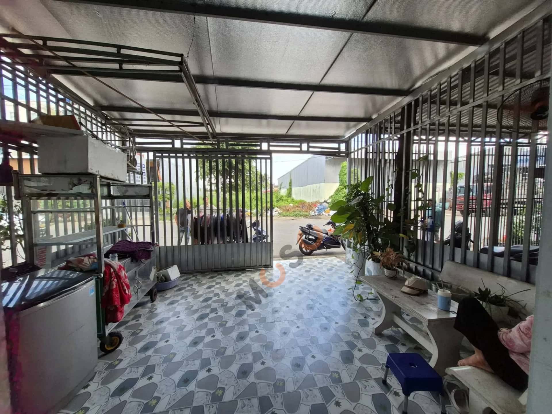 Bán nhà mặt tiền đường Đoàn Nguyễn Tuấn Huyện Bình Chánh, TP.HCM – 3 phòng ngủ, giá 1.1 tỷ Bán nhà mặt tiền đường Đoàn Nguyễn Tuấn Huyện Bình Chánh, TP.HCM – 3 phòng ngủ, giá 1.1 tỷ