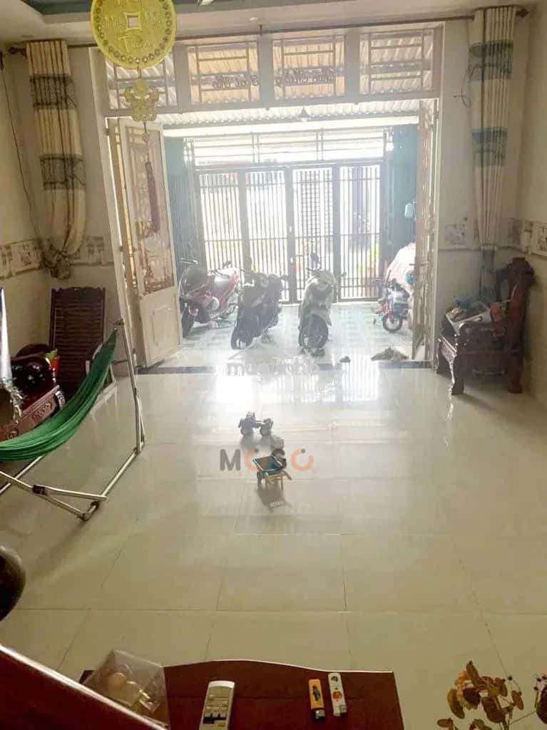 Cho thuê nhà mặt tiền Trung Tâm Trung Chánh Huyện Hóc Môn, TP.HCM – 4 phòng ngủ, giá 10 triệu — Hình 2 Cho thuê nhà mặt tiền Trung Tâm Trung Chánh Huyện Hóc Môn, TP.HCM – 4 phòng ngủ, giá 10 triệu — Hình 2