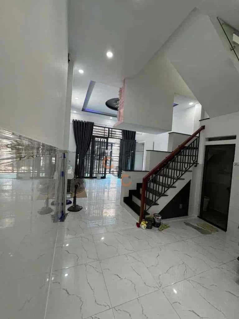Cho thuê nhà hẻm Khuông Việt Tân Phú, TP.HCM – 6 phòng ngủ, giá 20 triệu — Hình 2