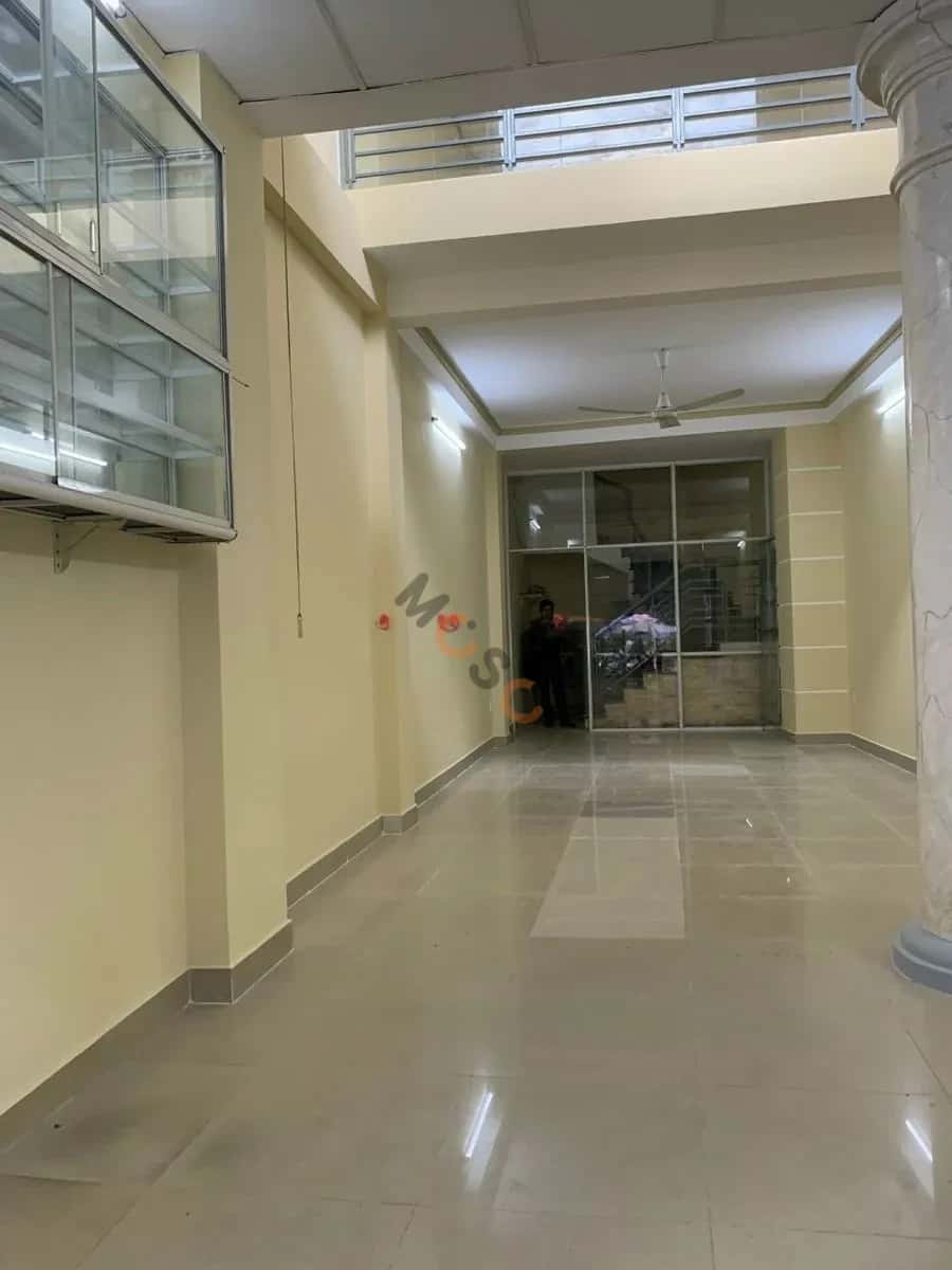 Cho thuê nhà mặt tiền Nguyễn Duy Dương Quận 10, TP.HCM – 4 phòng ngủ, giá 27.5 triệu — Hình 3