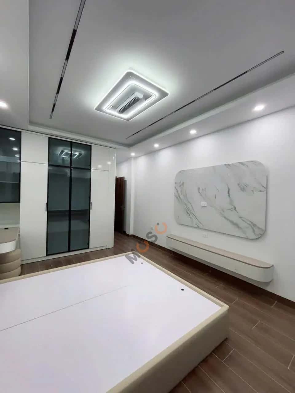 Cho thuê nhà hẻm Mạc Thị Bưởi Hai Bà Trưng, Hà Nội – 4 phòng ngủ, giá 18 triệu — Hình 3