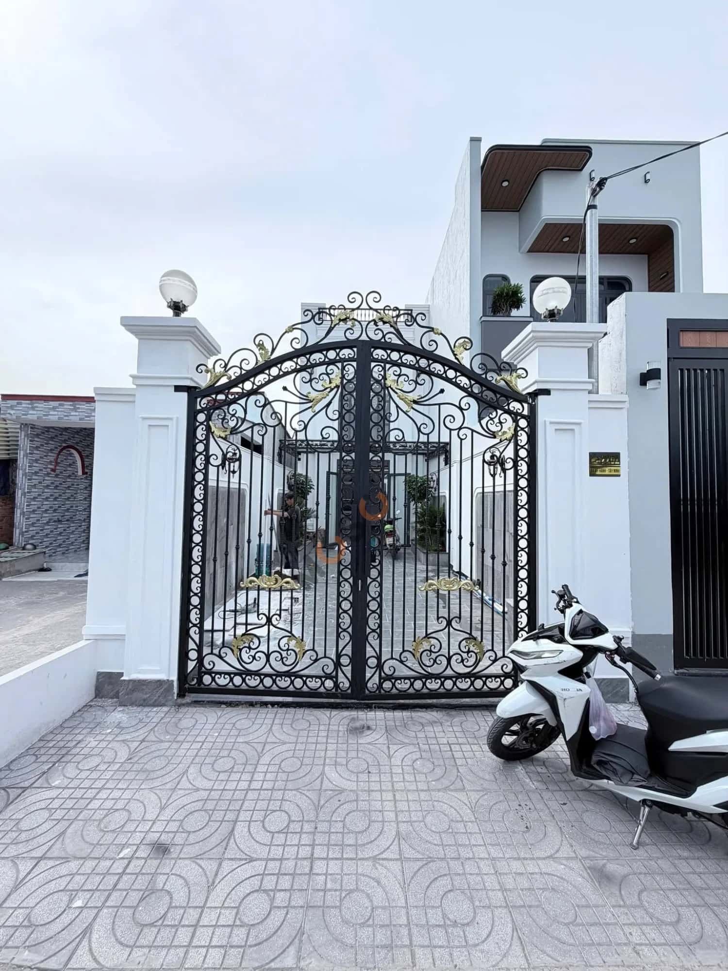 Bán nhà hẻm Tỉnh lộ 824 Huyện Đức Hòa, Long An – 3 phòng ngủ, giá 2.7 tỷ