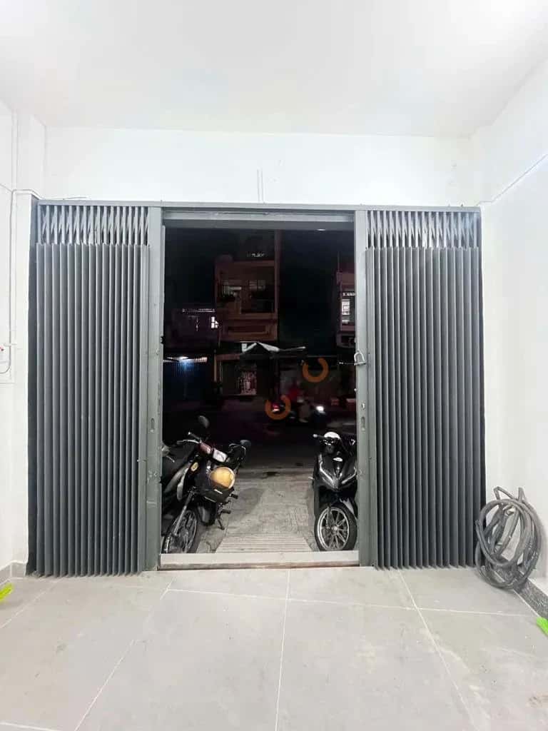 Cho thuê nhà mặt tiền Trần Quý Quận 11, TP.HCM – 5 phòng ngủ, giá 26 triệu — Hình 3 Cho thuê nhà mặt tiền Trần Quý Quận 11, TP.HCM – 5 phòng ngủ, giá 26 triệu — Hình 3