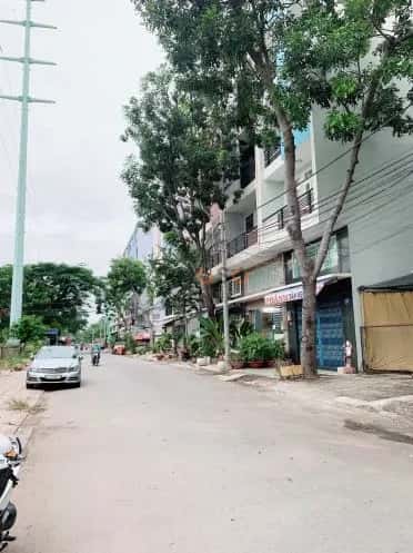 Cho thuê nhà mặt tiền Tam Đảo Quận 10, TP.HCM – 6 phòng ngủ, giá 40 triệu Cho thuê nhà mặt tiền Tam Đảo Quận 10, TP.HCM – 6 phòng ngủ, giá 40 triệu