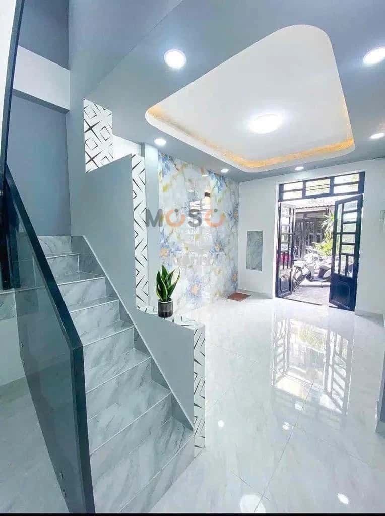 Cho thuê nhà hẻm Cách Mạng Tháng 8 Tân Bình, TP.HCM – 3 phòng ngủ, giá 10 triệu — Hình 2
