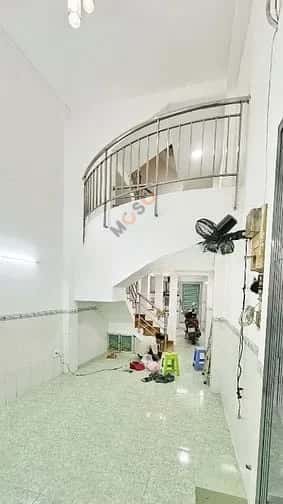 Cho thuê nhà hẻm Đường Cô Giang Quận 1, TP.HCM – 3 phòng ngủ, giá 16 triệu — Hình 2
