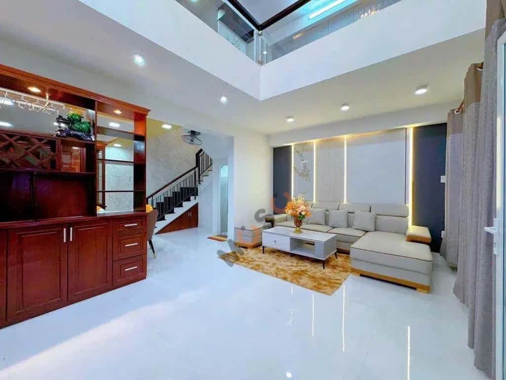 Cho thuê nhà hẻm Cách mạng tháng 8 Tân Bình, TP.HCM – 4 phòng ngủ, giá 18 triệu — Hình 2 Cho thuê nhà hẻm Cách mạng tháng 8 Tân Bình, TP.HCM – 4 phòng ngủ, giá 18 triệu — Hình 2