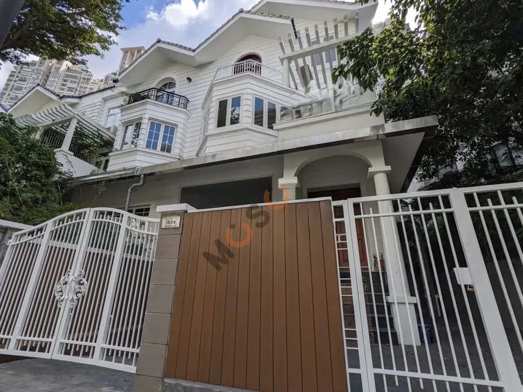 Cho thuê nhà hẻm Nguyễn Hữu Cảnh Bình Thạnh, TP.HCM – 4 phòng ngủ, giá 125 triệu