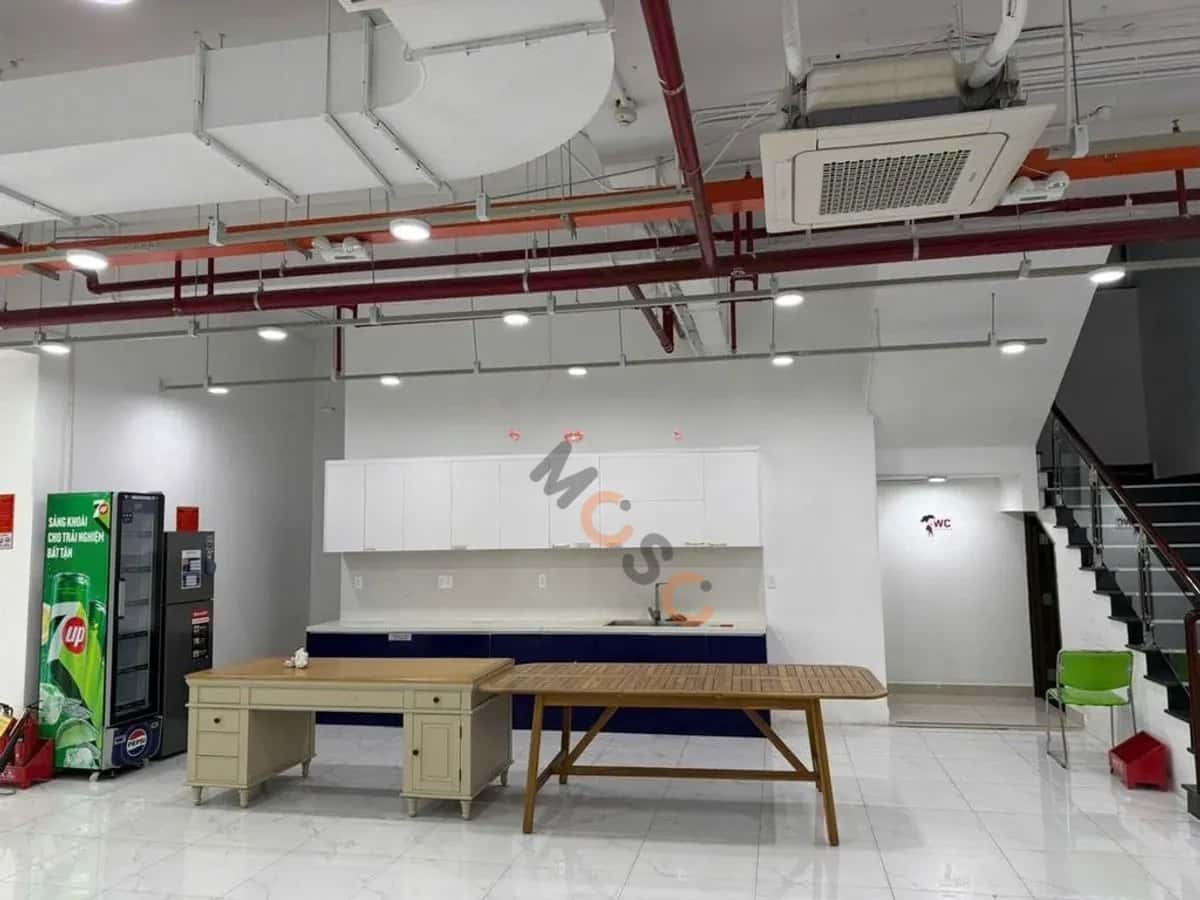 Cho thuê nhà mặt tiền Hồng Hà Phú Nhuận, TP.HCM – giá 192 triệu — Hình 2 Cho thuê nhà mặt tiền Hồng Hà Phú Nhuận, TP.HCM – giá 192 triệu — Hình 2