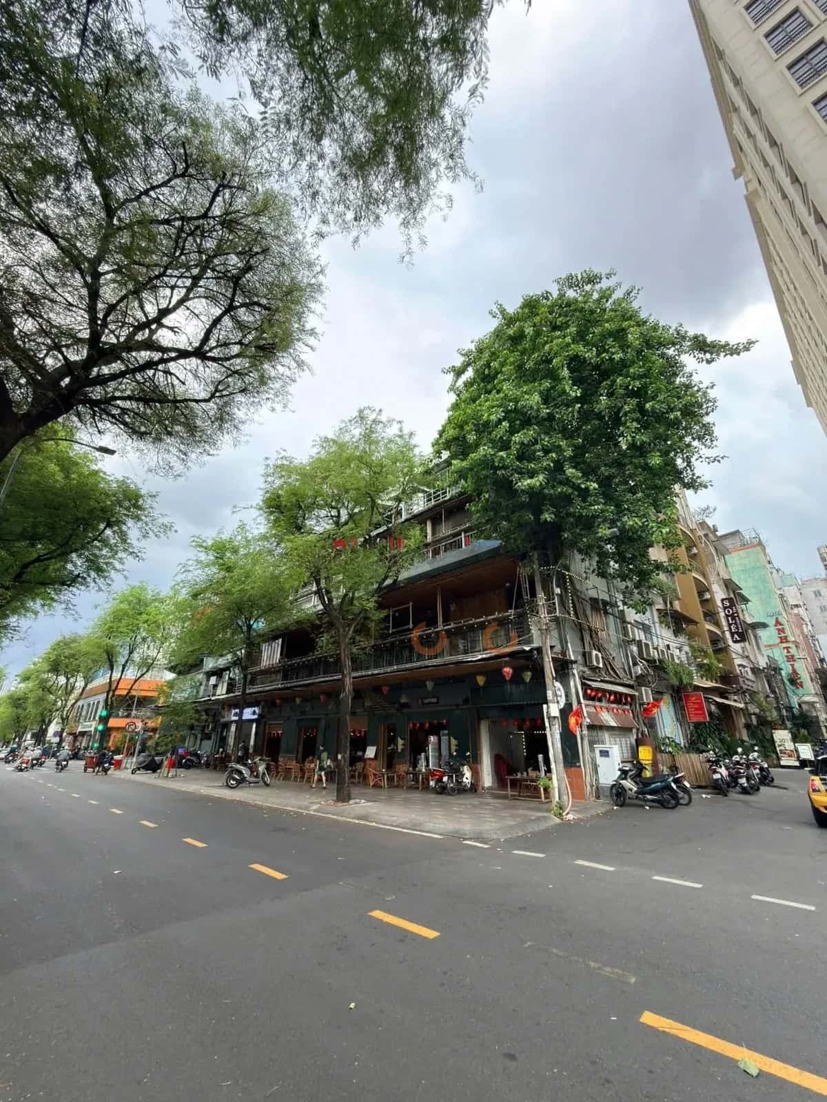 Cho thuê nhà mặt tiền Nguyễn Trung Trực Quận 1, TP.HCM – giá 260 triệu