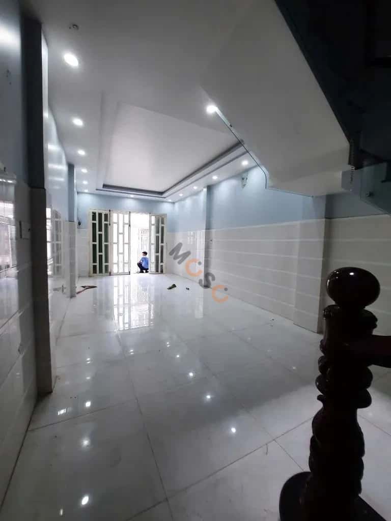 Cho thuê nhà mặt tiền Đường Quận 6, TP.HCM – 5 phòng ngủ, giá 20 triệu — Hình 3