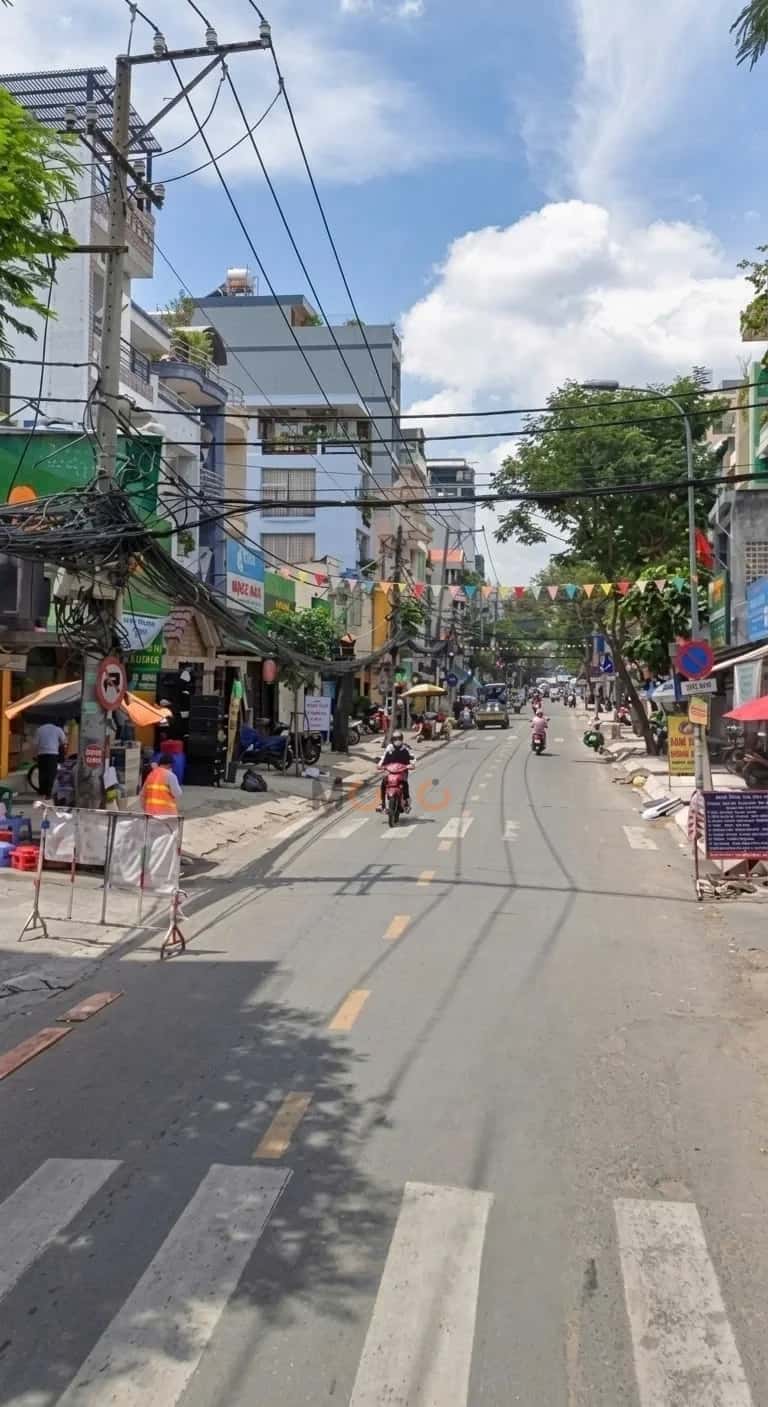 Bán nhà mặt tiền Vĩnh Hội Quận 4, TP.HCM – 7 phòng ngủ, giá 30 tỷ — Hình 2 Bán nhà mặt tiền Vĩnh Hội Quận 4, TP.HCM – 7 phòng ngủ, giá 30 tỷ — Hình 2