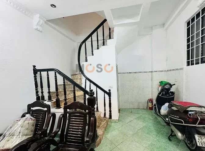 Cho thuê nhà hẻm Thanh Xuân, Hà Nội – 4 phòng ngủ, giá 9.5 triệu — Hình 2