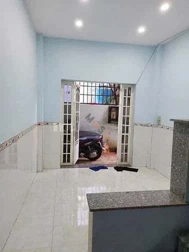 Cho thuê nhà hẻm Dương Quảng Hàm Gò Vấp, TP.HCM – 3 phòng ngủ, giá 10 triệu — Hình 3 Cho thuê nhà hẻm Dương Quảng Hàm Gò Vấp, TP.HCM – 3 phòng ngủ, giá 10 triệu — Hình 3