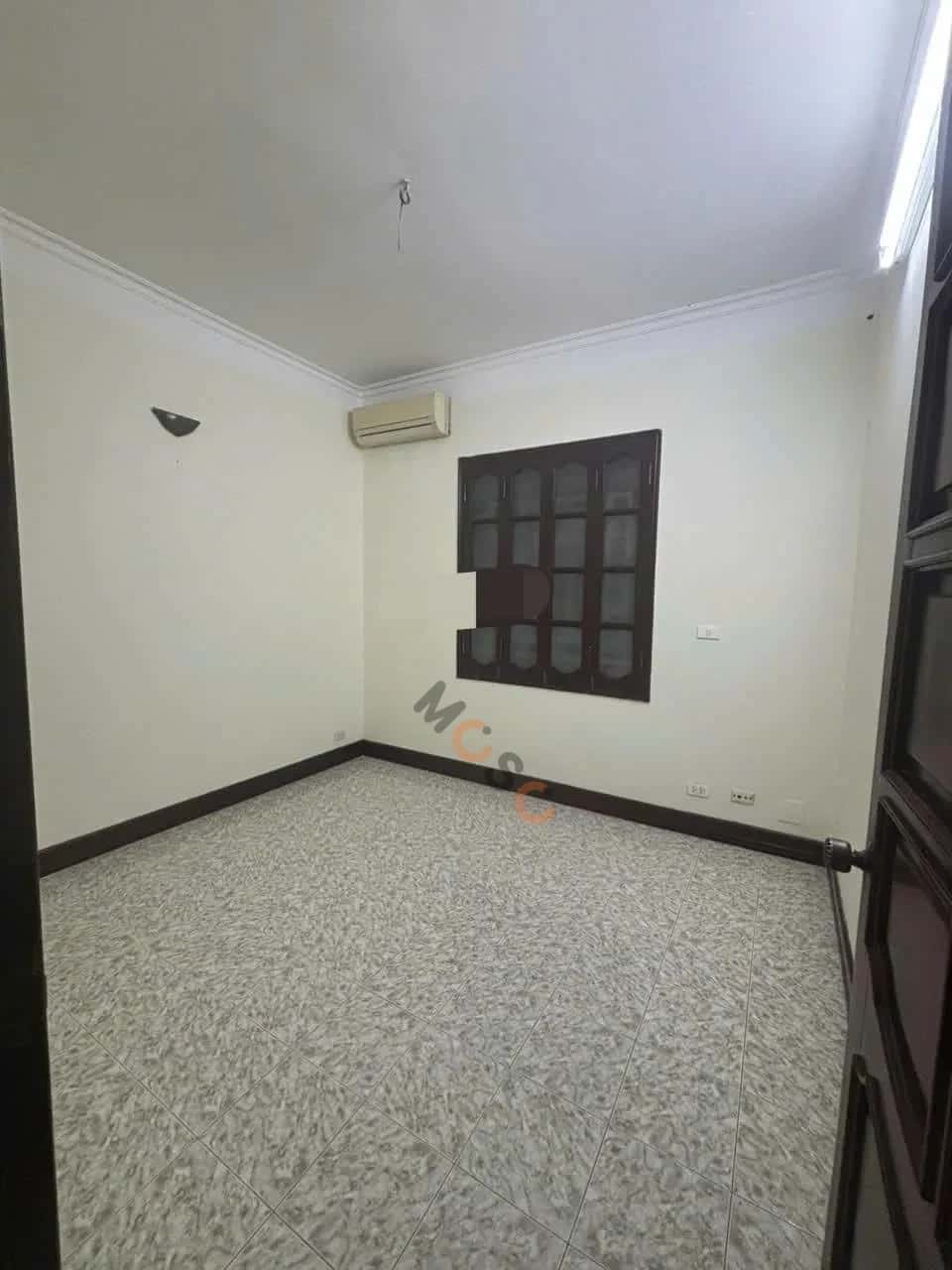 Cho thuê nhà hẻm Mạc Thái Tổ Quận Cầu Giấy, Hà Nội – 5 phòng ngủ, giá 25 triệu — Hình 2