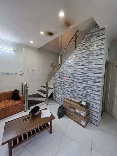 Cho thuê nhà hẻm Quận 4, TP.HCM – 2 phòng ngủ, giá 9 triệu Cho thuê nhà hẻm Quận 4, TP.HCM – 2 phòng ngủ, giá 9 triệu