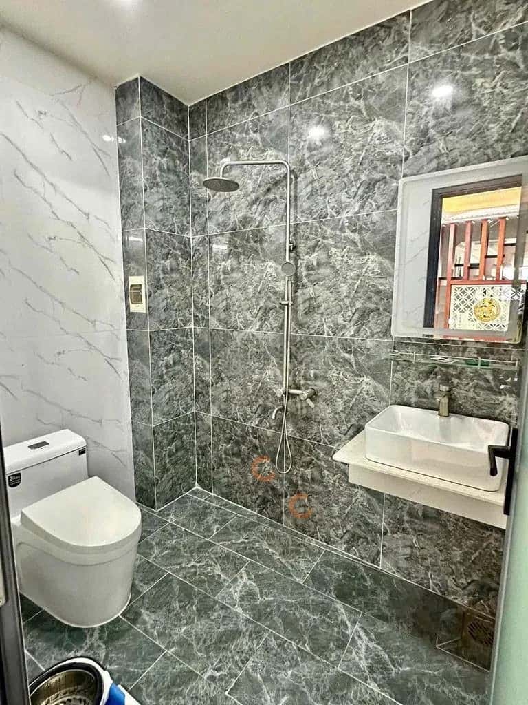 Cho thuê nhà hẻm Lê Đình Cẩn Bình Tân, TP.HCM – 5 phòng ngủ, giá 14 triệu — Hình 3