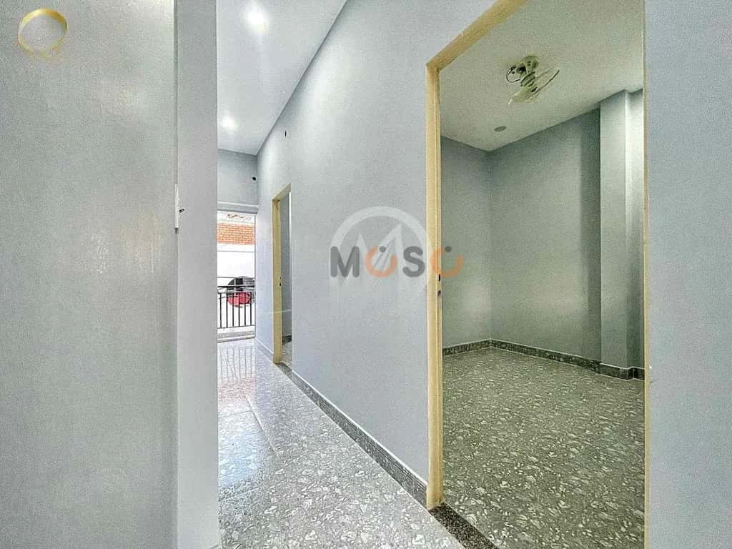 Cho thuê nhà hẻm Lạc Long Quân Quận Tân Bình, TP.HCM – 2 phòng ngủ, giá 9 triệu — Hình 3