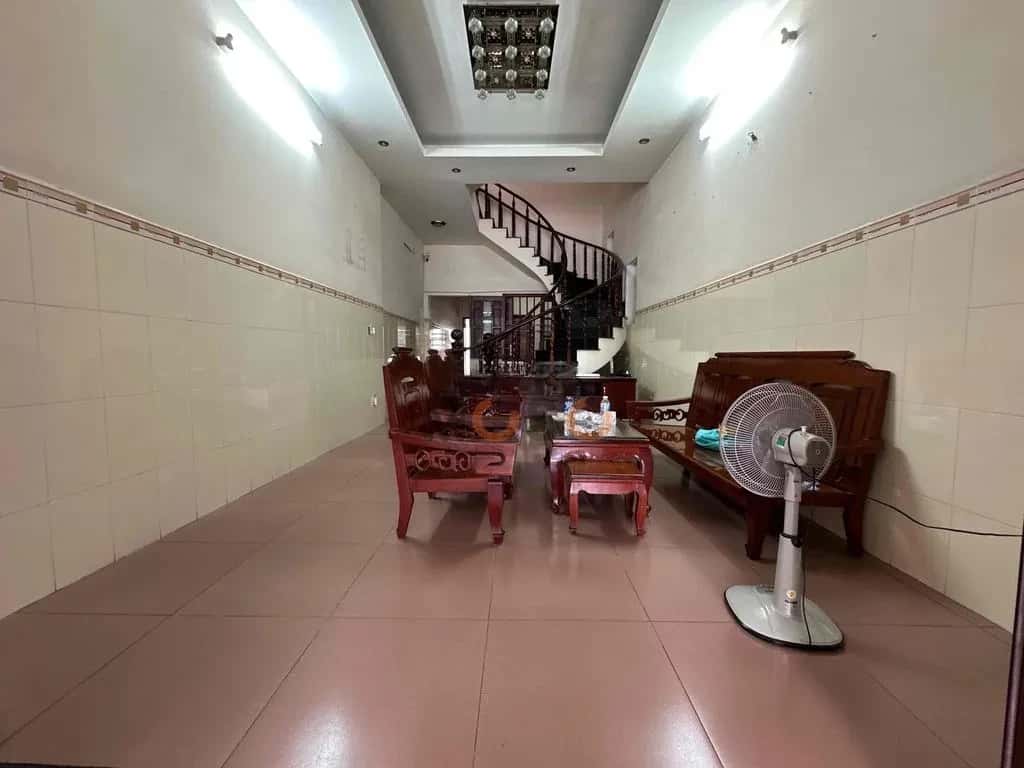 Cho thuê nhà mặt tiền Nguyễn Trãi Dĩ An, Bình Dương – 3 phòng ngủ, giá 13 triệu — Hình 2