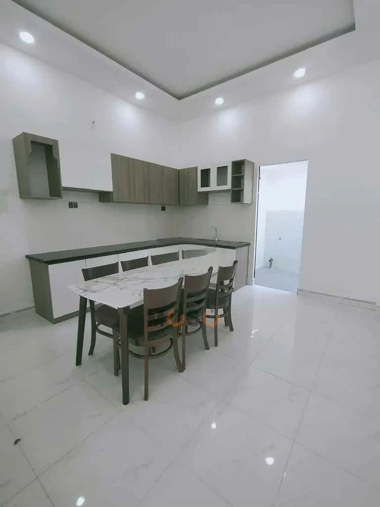Cho thuê nhà mặt tiền Tân Sơn Nhì Quận Tân Phú, TP.HCM – 5 phòng ngủ, giá 16 triệu — Hình 3