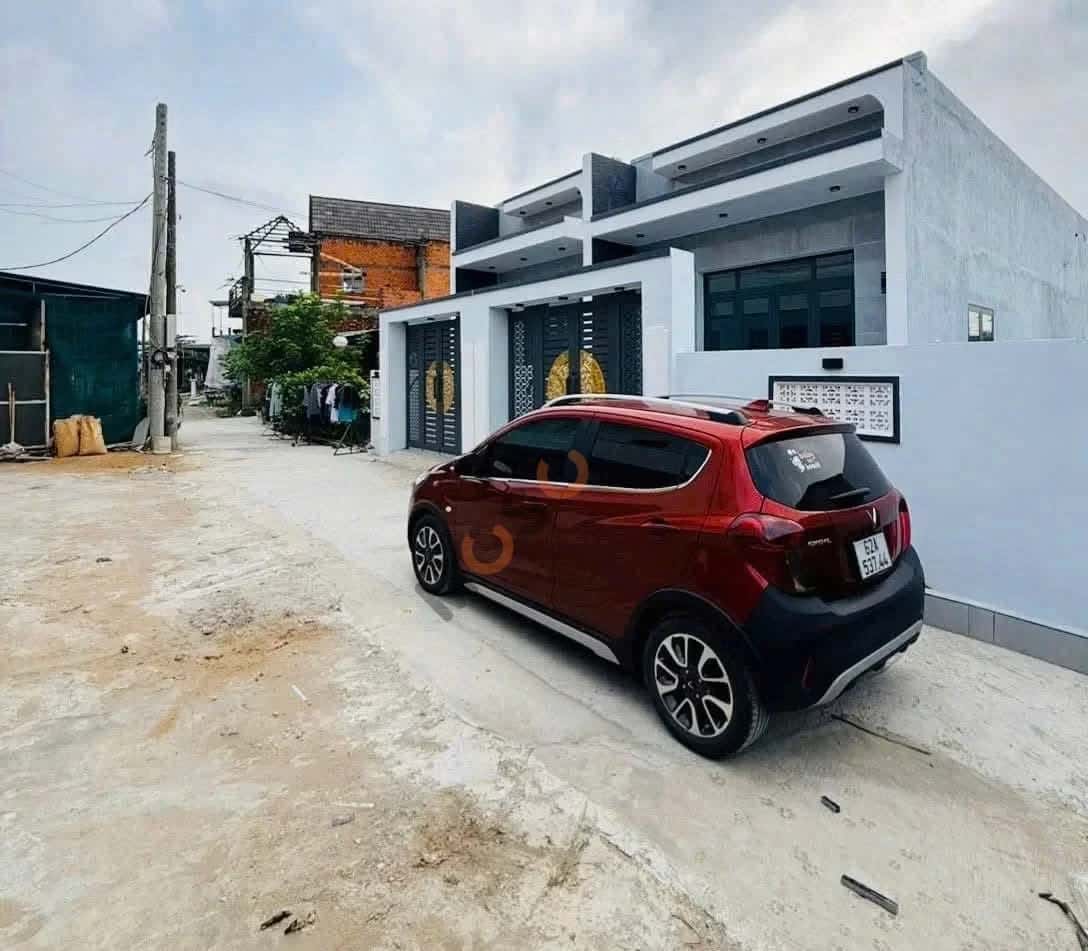 Bán nhà mặt tiền Đinh Đức Thiện Huyện Bình Chánh, TP.HCM – 3 phòng ngủ, giá 550 triệu — Hình 2 Bán nhà mặt tiền Đinh Đức Thiện Huyện Bình Chánh, TP.HCM – 3 phòng ngủ, giá 550 triệu — Hình 2