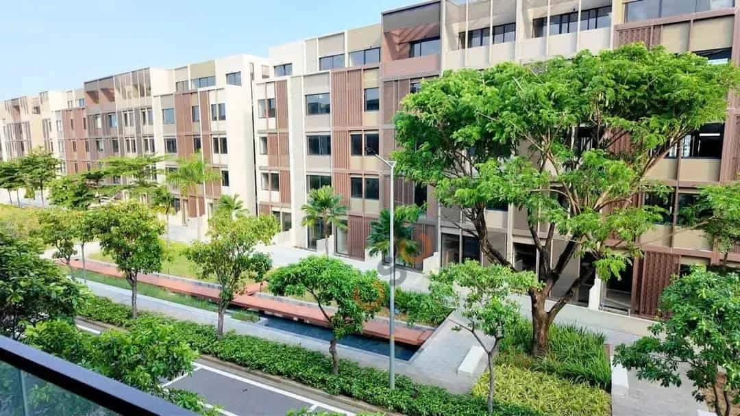 Cho thuê nhà mặt tiền Đỗ Xuân Hợp Thành phố Hồ Chí Minh, TP.HCM – 5 phòng ngủ, giá 40 triệu — Hình 3