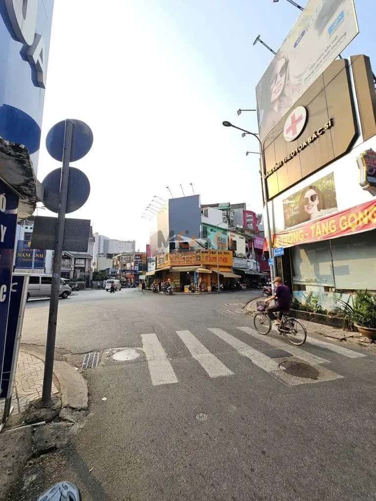 Cho thuê văn phòng Nguyễn Trọng Tuyển Quận Tân Bình, TP.HCM – giá 120 triệu — Hình 2