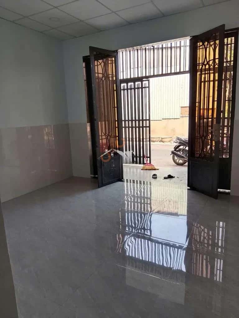 Cho thuê nhà hẻm Thạnh Lộc Quận 12, TP.HCM – 2 phòng ngủ, giá 7 triệu — Hình 2 Cho thuê nhà hẻm Thạnh Lộc Quận 12, TP.HCM – 2 phòng ngủ, giá 7 triệu — Hình 2