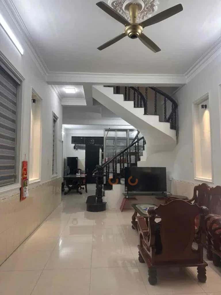 Cho thuê nhà mặt tiền Nguyễn Duy Trinh Quận 9 cũ, TP. Thủ Đức – 4 phòng ngủ, giá 15 triệu — Hình 3 Cho thuê nhà mặt tiền Nguyễn Duy Trinh Quận 9 cũ, TP. Thủ Đức – 4 phòng ngủ, giá 15 triệu — Hình 3