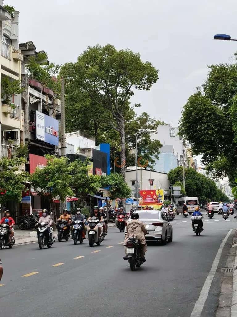 Cho thuê nhà mặt tiền Hàn Hải Nguyên Quận 11, TP.HCM – 6 phòng ngủ, giá 25 triệu — Hình 3 Cho thuê nhà mặt tiền Hàn Hải Nguyên Quận 11, TP.HCM – 6 phòng ngủ, giá 25 triệu — Hình 3