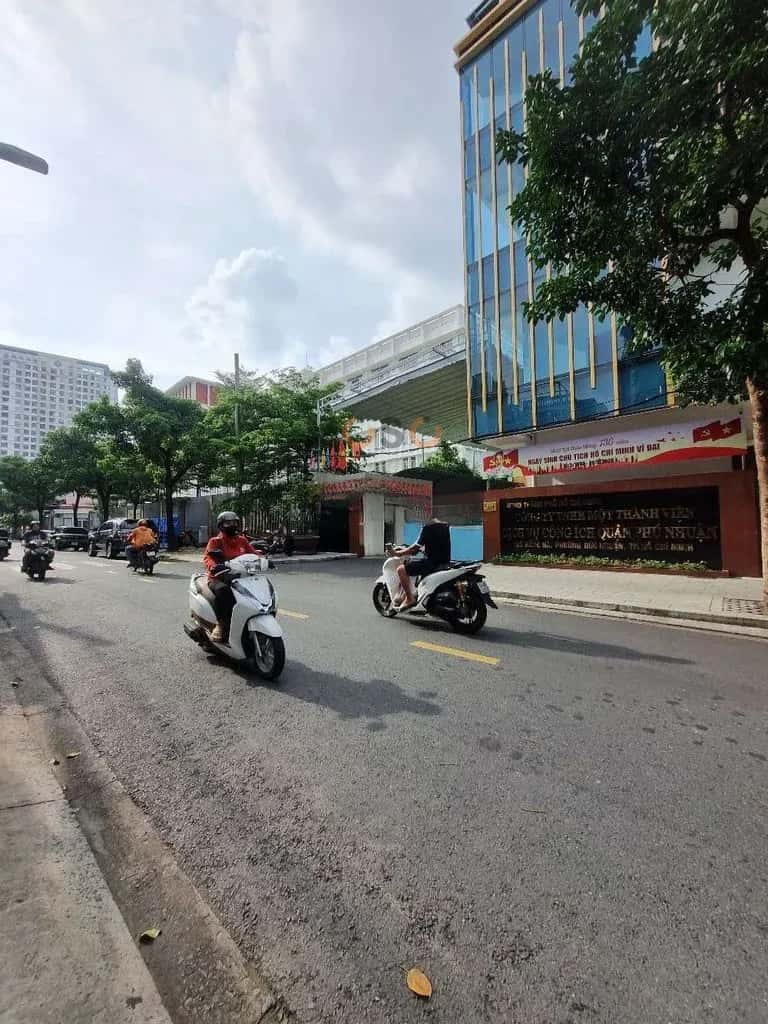 Cho thuê nhà mặt tiền Hồng Hà Quận Phú Nhuận, TP.HCM – 1 phòng ngủ, giá 20 triệu — Hình 2 Cho thuê nhà mặt tiền Hồng Hà Quận Phú Nhuận, TP.HCM – 1 phòng ngủ, giá 20 triệu — Hình 2