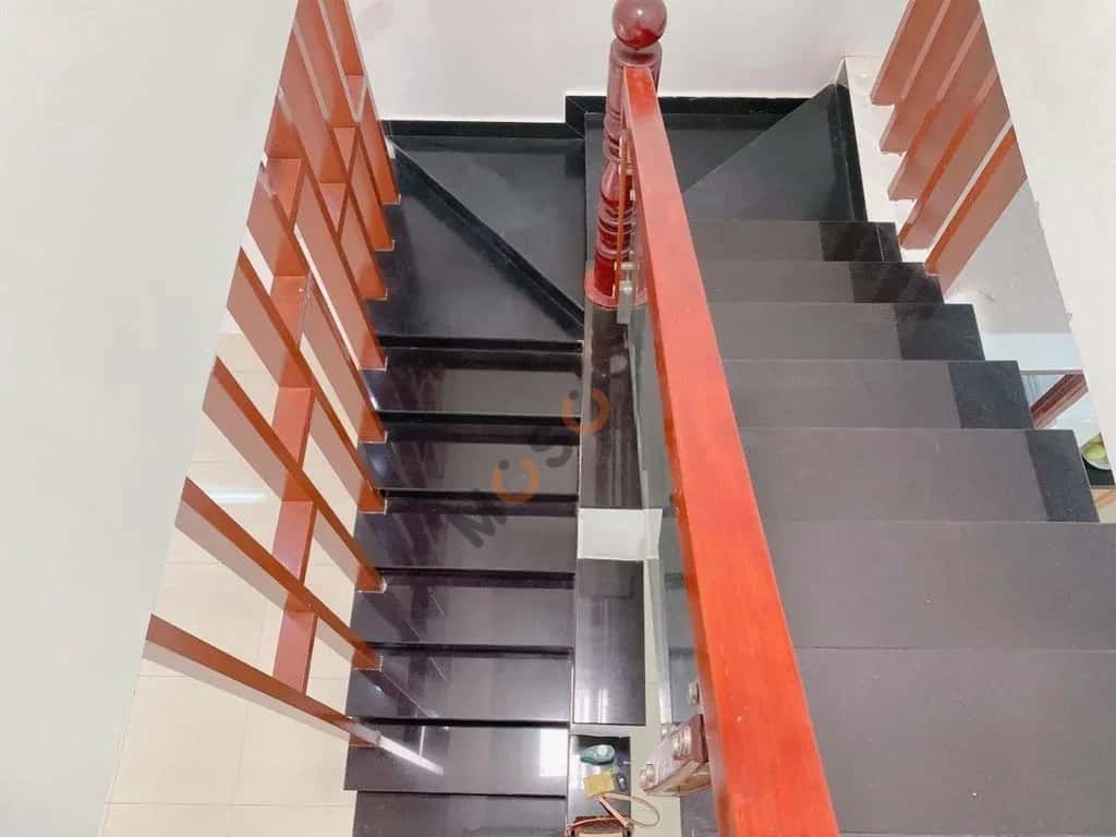 Cho thuê nhà mặt tiền Nguyễn Trọng Tuyển Quận Phú Nhuận, TP.HCM – 5 phòng ngủ, giá 28 triệu — Hình 2